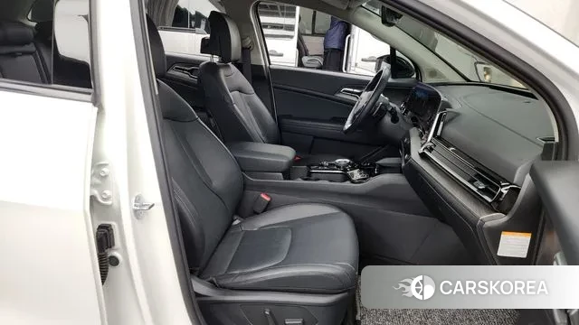 Kia Sportage 5th Generation Hybrid 2023 Белый из Кореи, фото 2