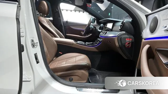 Mercedes-Benz E-Class W213 2021 Белый из Кореи, фото 2