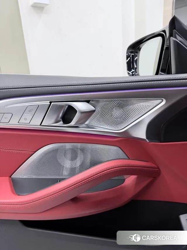 BMW 8 Series (G15) 2023 Белый из Кореи, фото 2