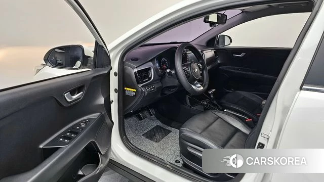 Kia Stonic 2018 Белый из Кореи, фото 2