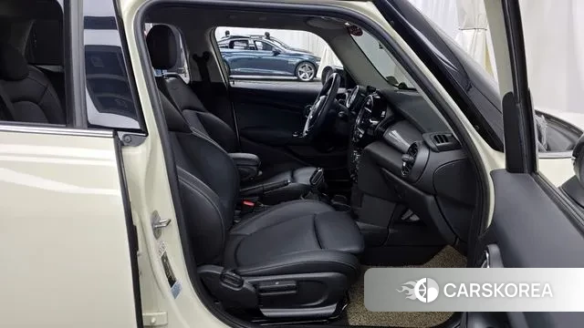 Mini Cooper 2021 Жемчужный цвет из Кореи, фото 2