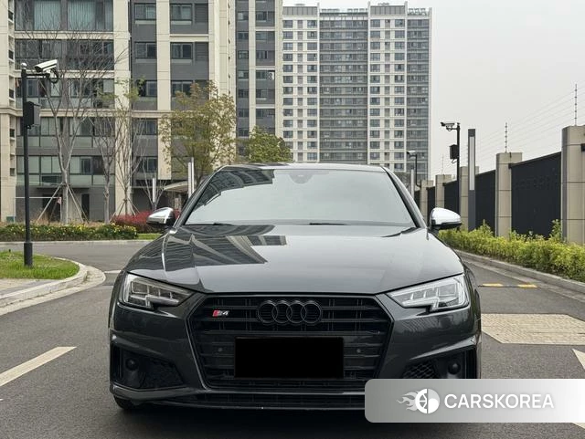Audi S4 2019 Темно-серый из Китая, фото 2