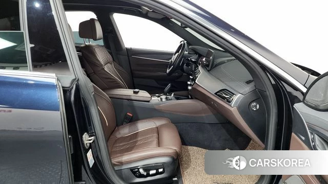 BMW 6 Series GT (G32) 2022 Черный из Кореи, фото 2