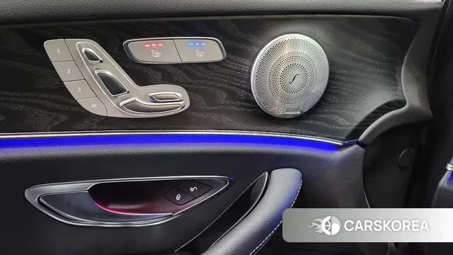 Mercedes-Benz E-Class W213 2021 Серый из Кореи, фото 2