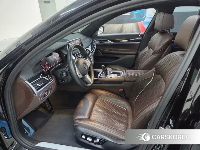 BMW 7 Series (G11) 2020 Черный из Кореи, фото 2