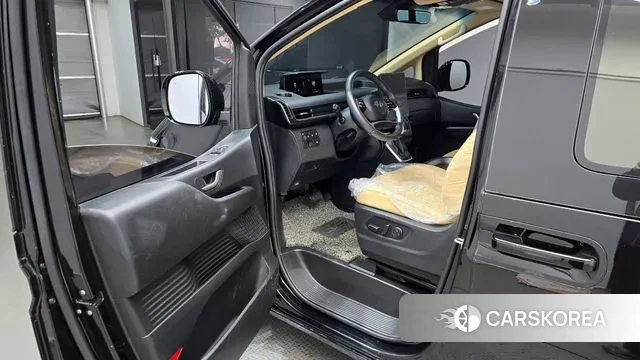 Hyundai Staria 2022 Черный из Кореи, фото 2