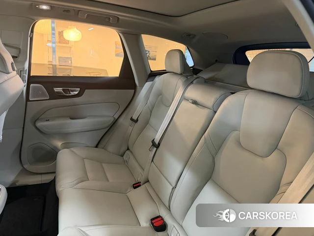 Volvo XC60 second Generation 2026 Белый из Кореи, фото 2