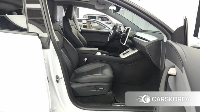Tesla Model Y 2025 Белый из Кореи, фото 2