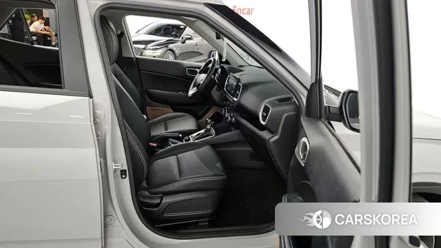 Hyundai Venue 2022 Серебристо-серый из Кореи, фото 2