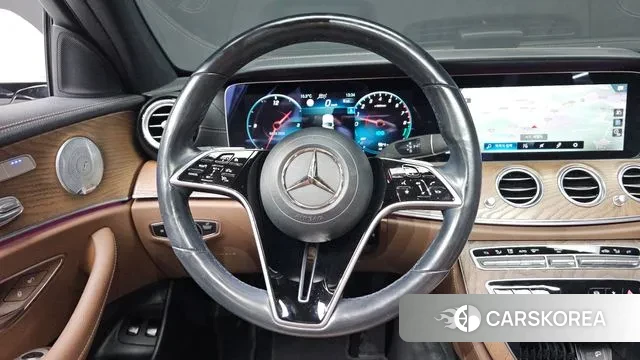 Mercedes-Benz E-Class W213 2021 Белый из Кореи, фото 2