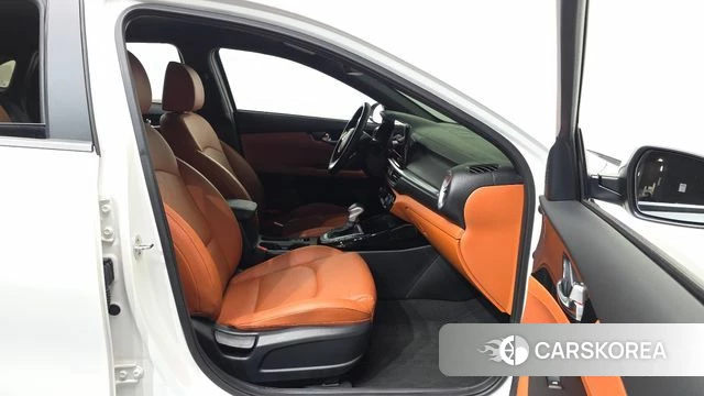 Kia The New K3 2nd generation 2024 Белый из Кореи, фото 2