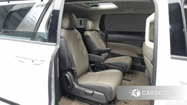 Kia The New Carnival 4th Generation 2025 Белый из Кореи, фото 2