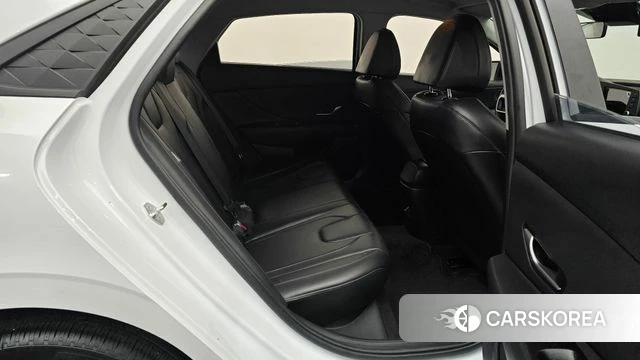 Hyundai The New Avante (CN7) 2024 Белый из Кореи, фото 2