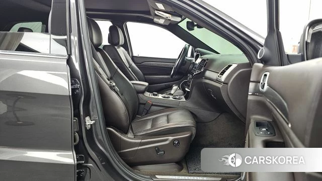 Jeep Grand Cherokee 2019 Серый из Кореи, фото 2