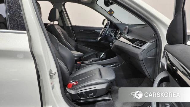 BMW X1 (F48) 2018 Белый из Кореи, фото 2