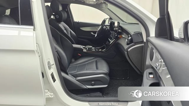 Mercedes-Benz GLC-Class X253 2018 Белый из Кореи, фото 2