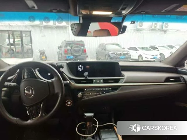 Lexus ES 2021 Серебристо-серый из Китая, фото 2