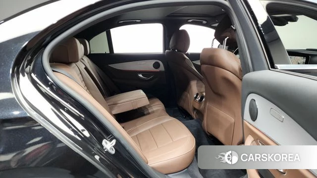 Mercedes-Benz E-Class W213 2021 Черный из Кореи, фото 2