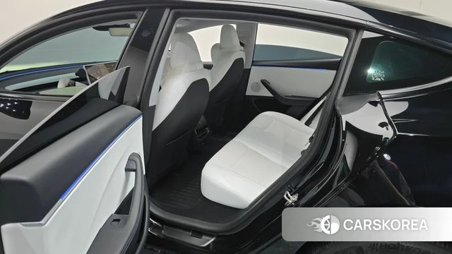 Tesla Model 3 2024 Черный из Кореи, фото 2