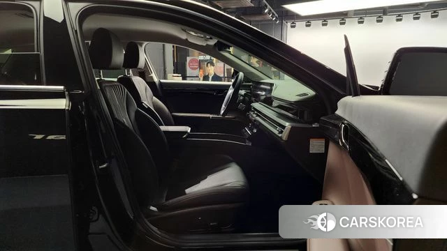 Hyundai Grandeur Hybrid (GN7) 2023 Черный из Кореи, фото 2