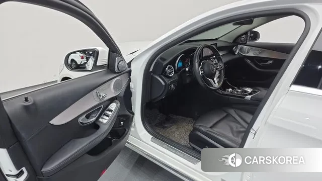 Mercedes-Benz C-Class W205 2020 Белый из Кореи, фото 2