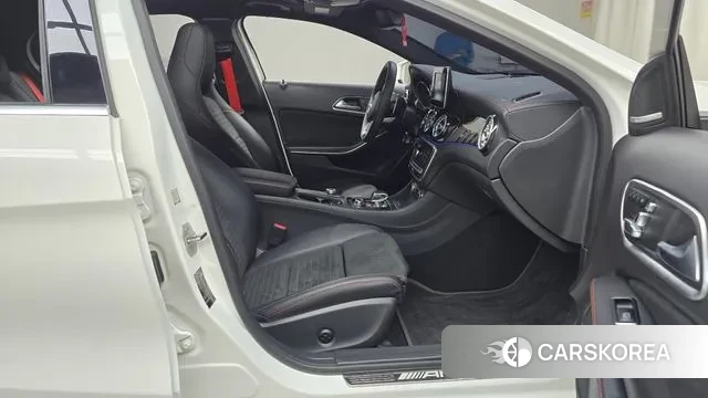 Mercedes-Benz GLA-Class X156 2019 Белый из Кореи, фото 2