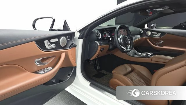 Mercedes-Benz E-Class W213 2018 Белый из Кореи, фото 2