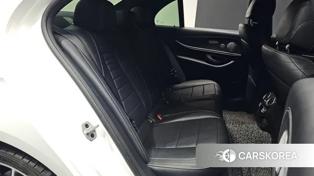 Mercedes-Benz E-Class W213 2020 Белый из Кореи, фото 2