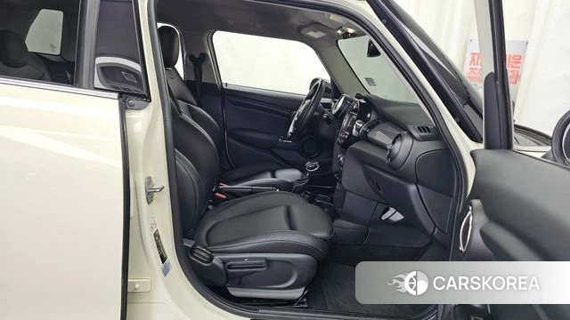 Mini Cooper 2018 Жемчужный цвет из Кореи, фото 2