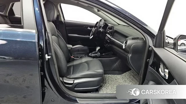 Kia The New K3 2nd generation 2023 Синий из Кореи, фото 2