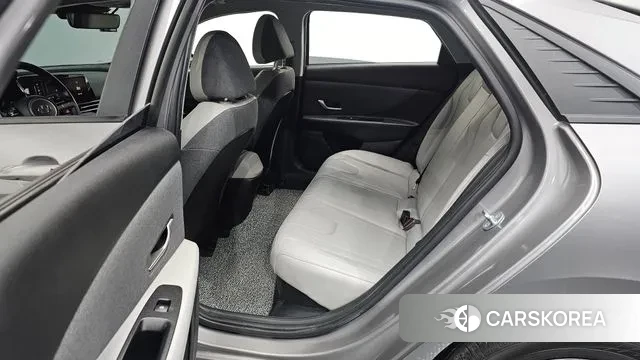 Hyundai Avante Hybrid (CN7) 2022 Серебристо-серый из Кореи, фото 2