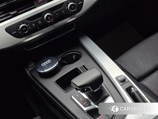 Audi A4L 2021 Темно-серый из Китая, фото 2