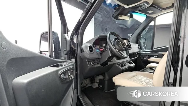 Mercedes-Benz Sprinter 2023 Черный из Кореи, фото 2