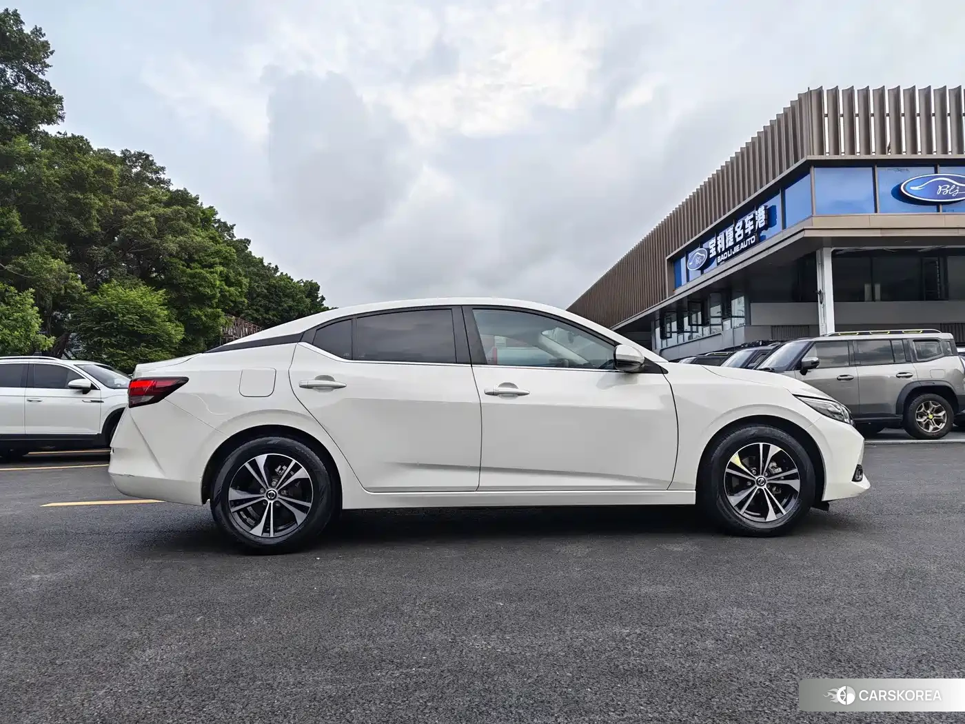 Nissan Sylphy 2023 Белый из Китая, фото 2
