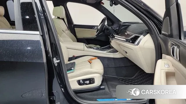 BMW X7 (G07) 2024 Черный из Кореи, фото 2