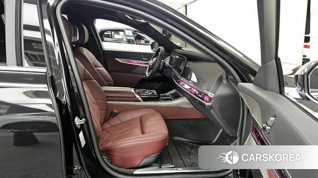 BMW 7 Series (G70) 2024 Черный из Кореи, фото 2