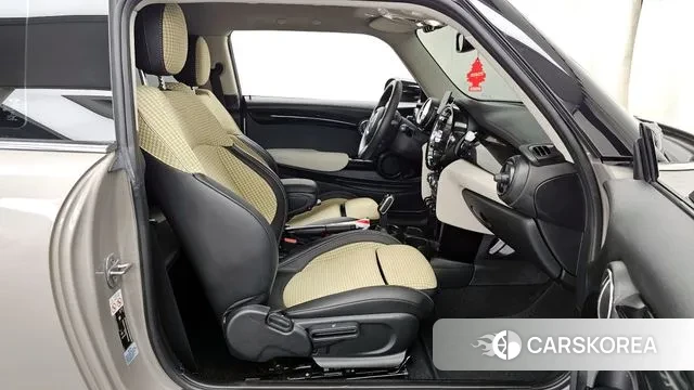 Mini Cooper 2021 Песочный из Кореи, фото 2