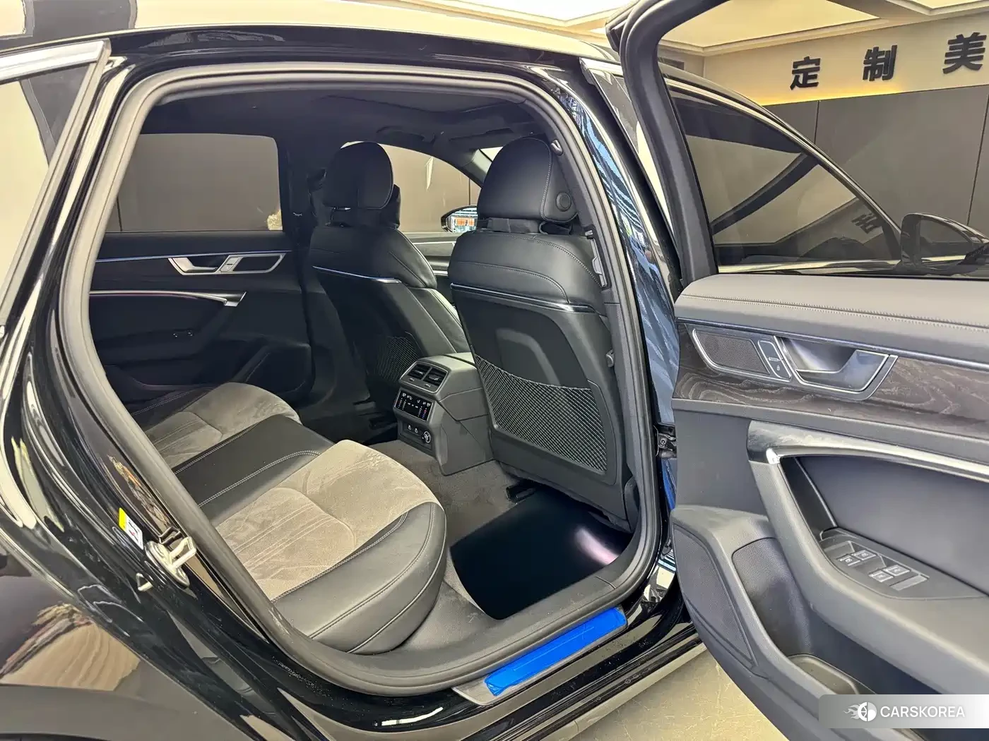 Audi A6L 2023 Черный из Китая, фото 2