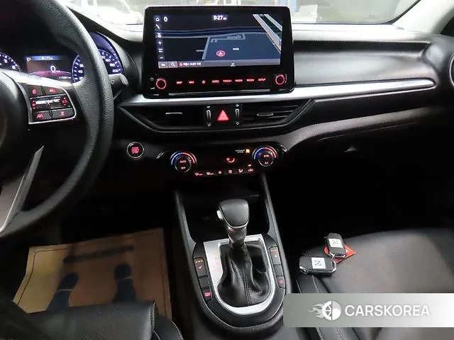 Kia The New K3 2nd generation 2021 Белый из Кореи, фото 2