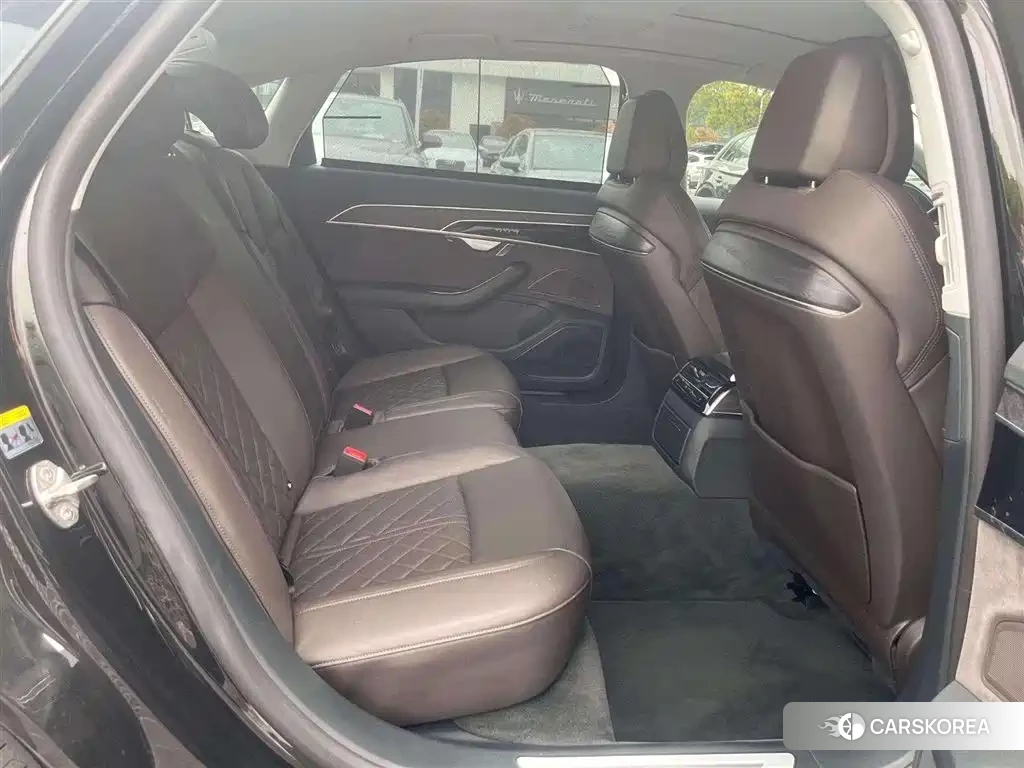 Audi A8 2021 Черный из Китая, фото 2