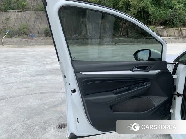 Volkswagen Golf 2021 Белый из Китая, фото 2
