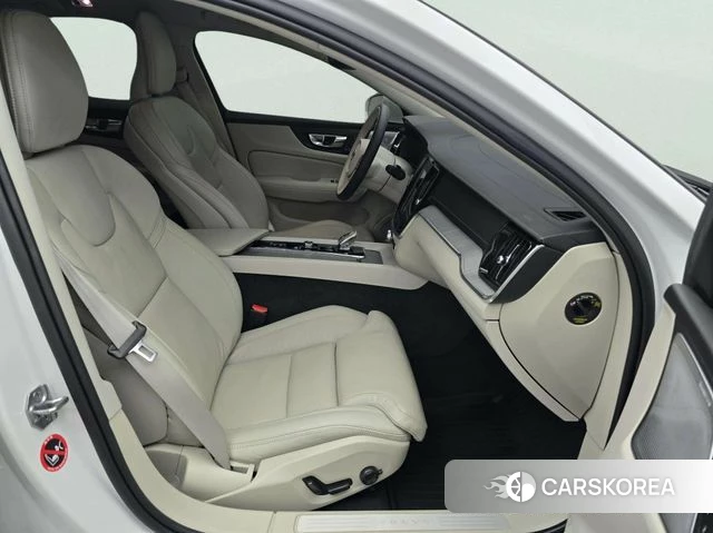 Volvo S60 3rd generation 2021 Белый из Кореи, фото 2