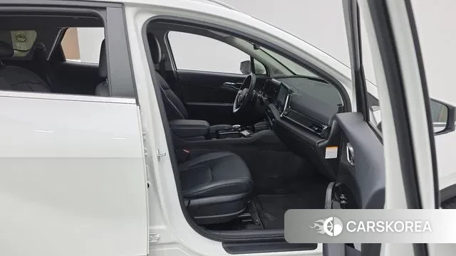 Kia Sportage 5th Generation Hybrid 2024 Белый из Кореи, фото 2