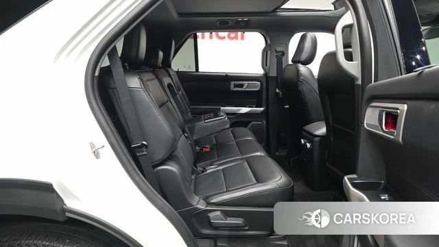 Ford Explorer 6th Generation 2023 Белый из Кореи, фото 2