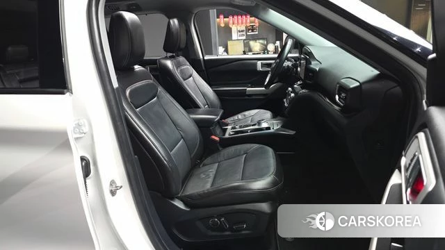 Ford Explorer 6th Generation 2020 Белый из Кореи, фото 2
