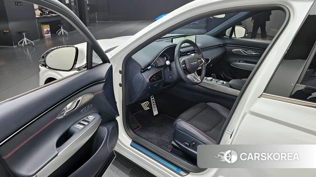 Genesis GV70 2023 Белый из Кореи, фото 2