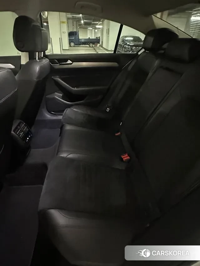 Volkswagen Passat GT (B8) 2018 Белый из Кореи, фото 2