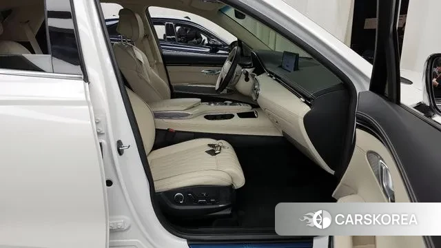 Genesis GV70 2023 Белый из Кореи, фото 2