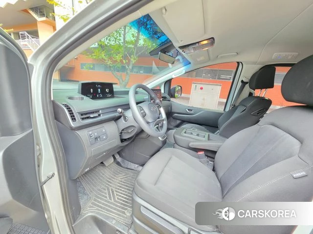 Hyundai Staria 2022 Серебряный из Кореи, фото 2