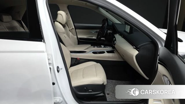 Genesis GV70 2022 Белый из Кореи, фото 2